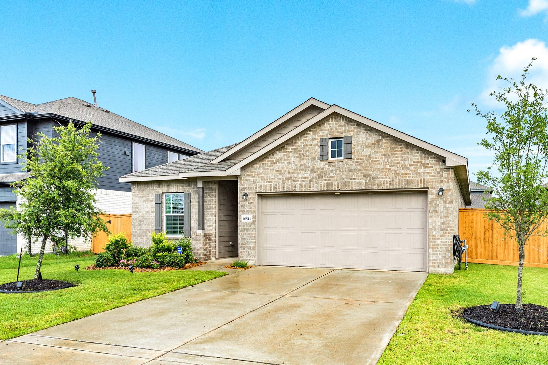 10514 Watershed Drive, Rosharon, TX 77583 10514 Watershed Drive, Rosharon, TX 77583