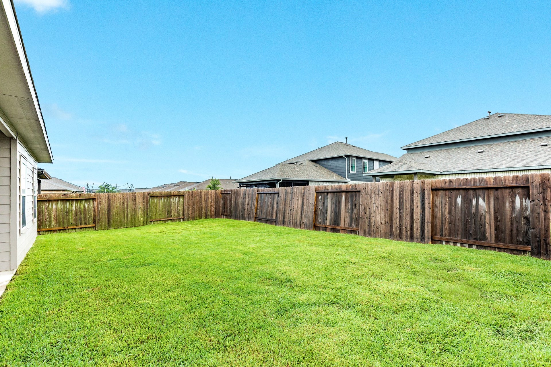 10514 Watershed Drive, Rosharon, TX 77583 10514 Watershed Drive, Rosharon, TX 77583