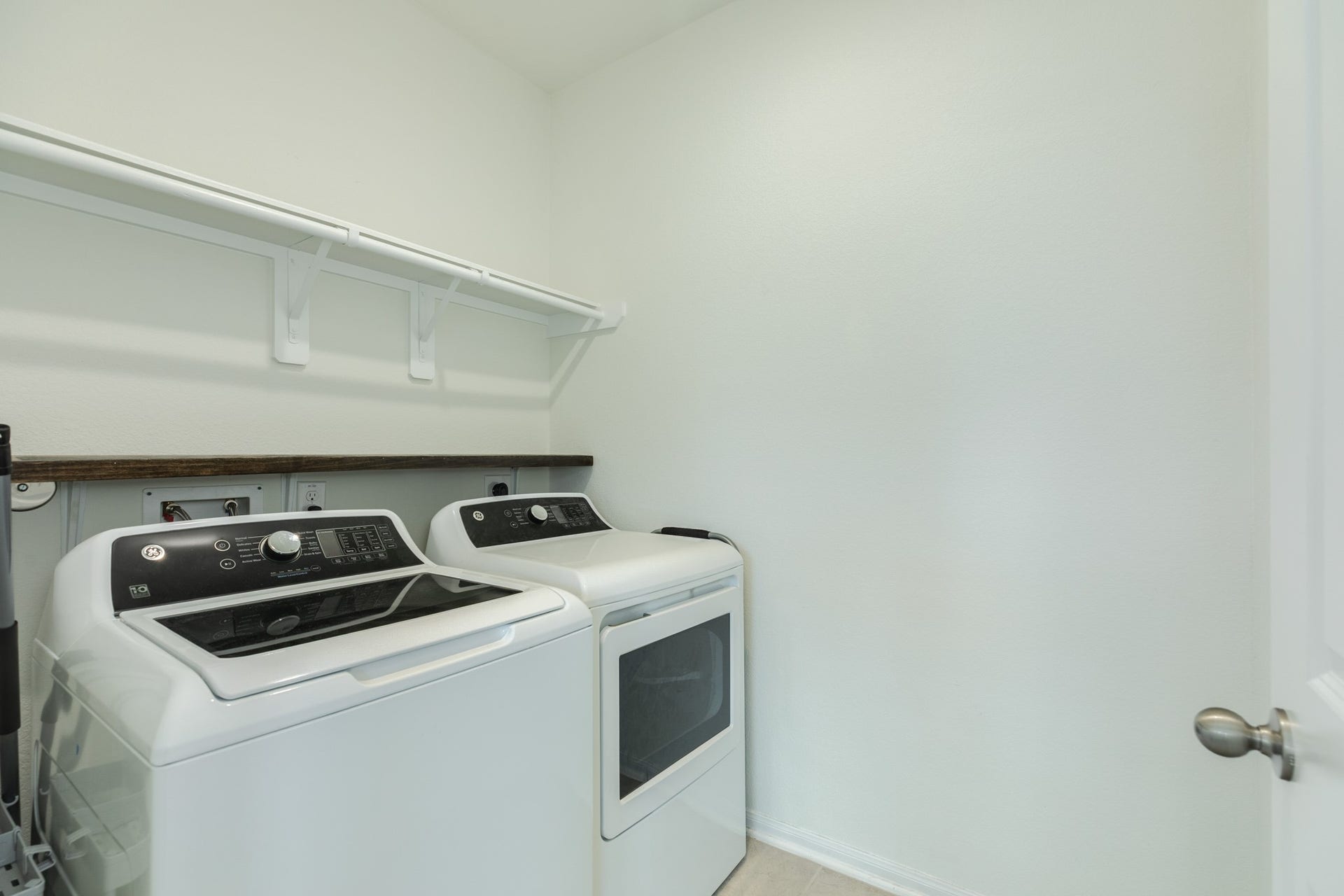 10514 Watershed Drive, Rosharon, TX 77583 10514 Watershed Drive, Rosharon, TX 77583