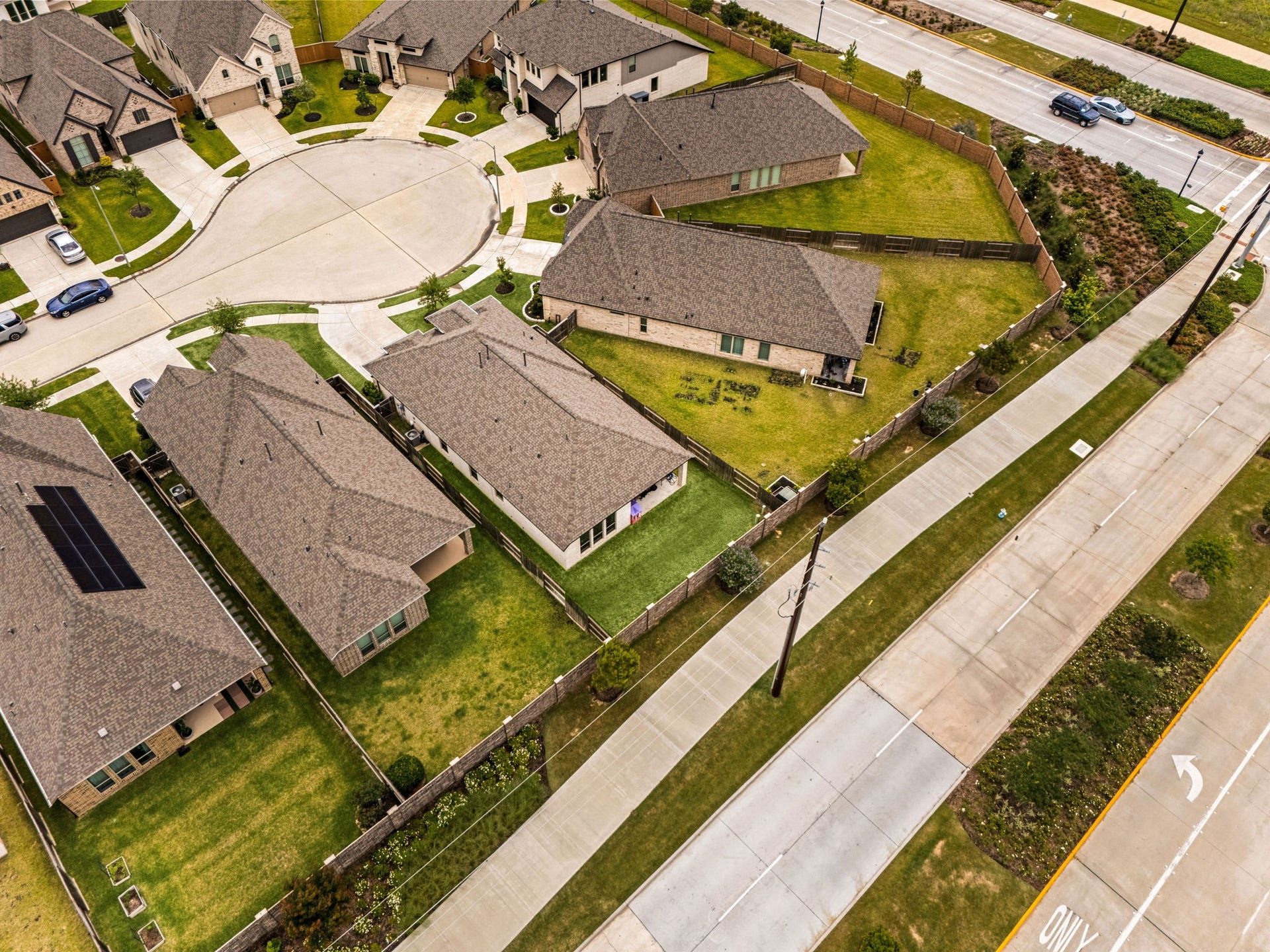 8711 Harbor Pines Drive, Cypress, TX 77433