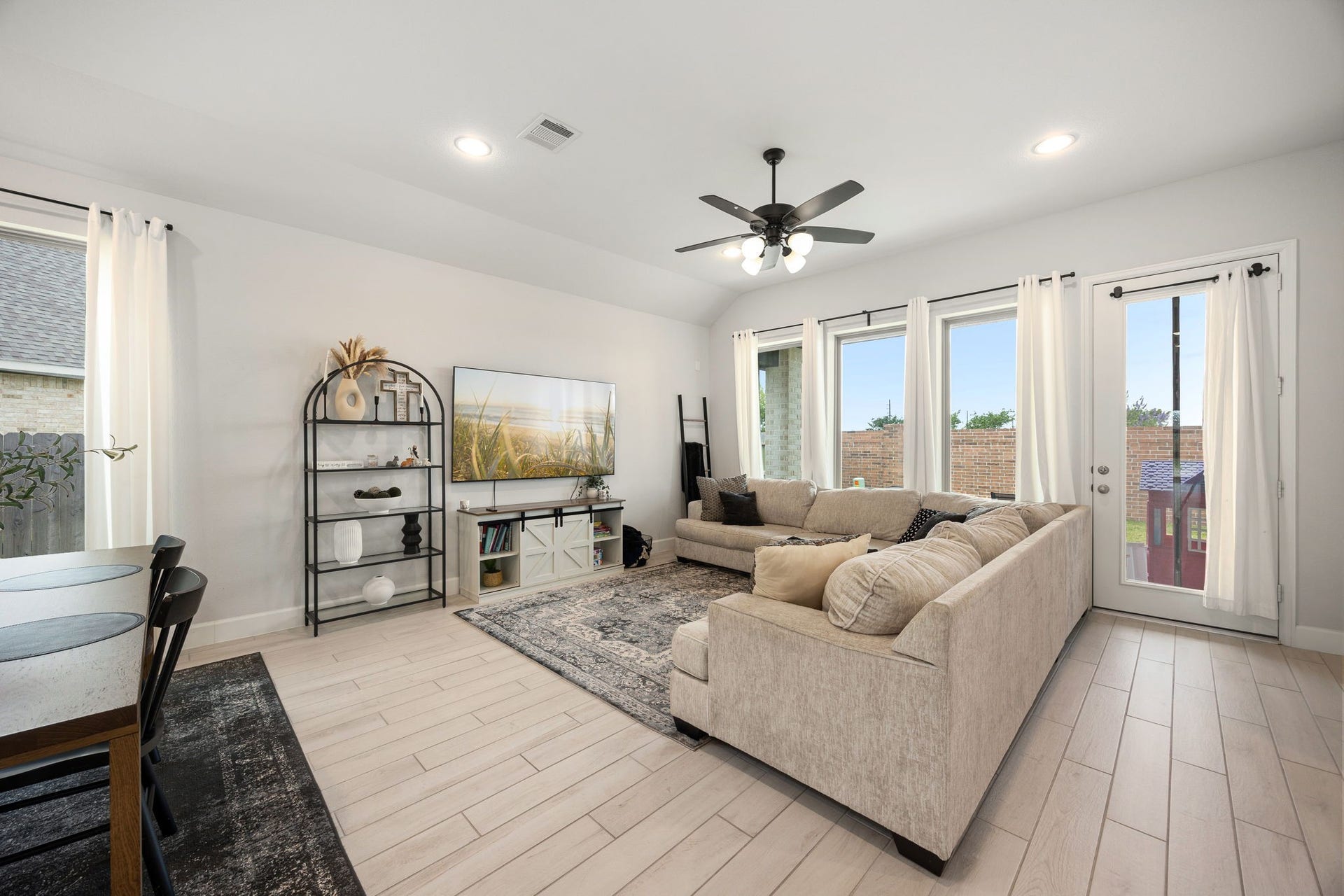 8711 Harbor Pines Drive, Cypress, TX 77433