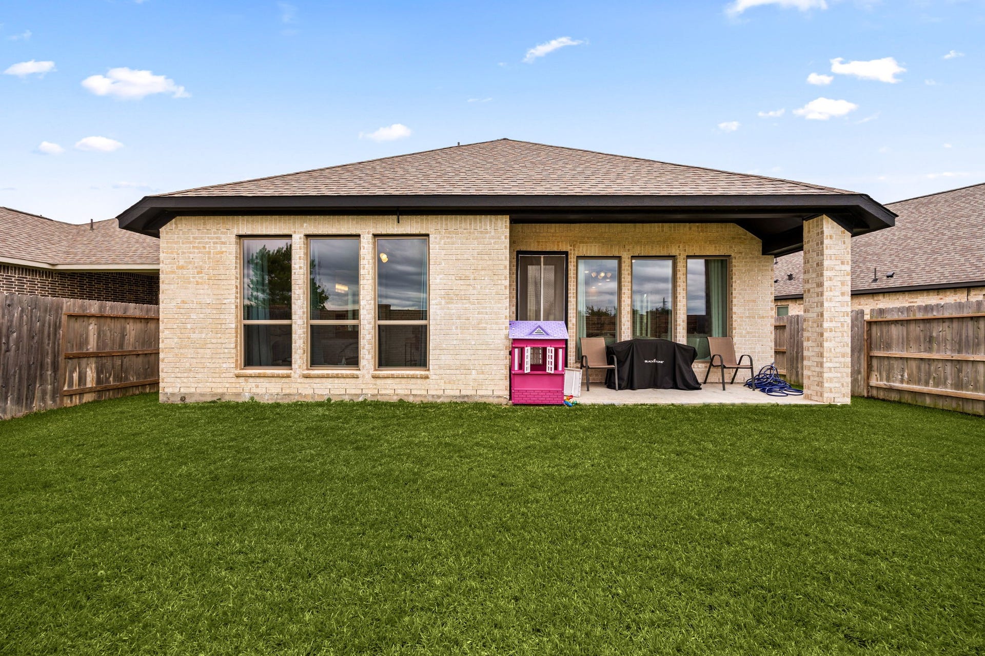 8711 Harbor Pines Drive, Cypress, TX 77433