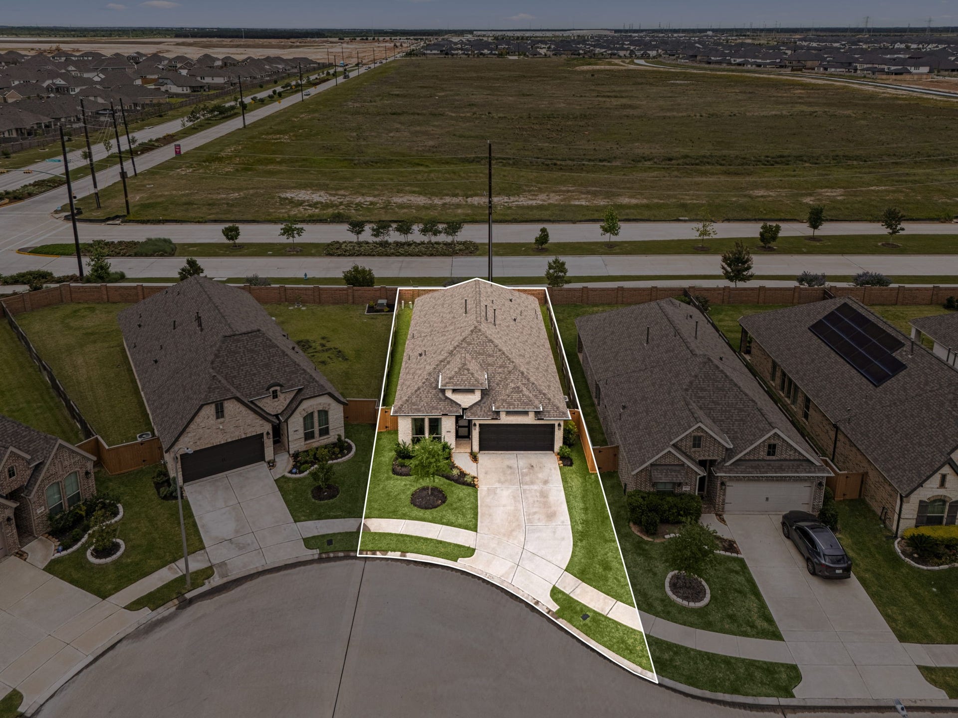8711 Harbor Pines Drive, Cypress, TX 77433