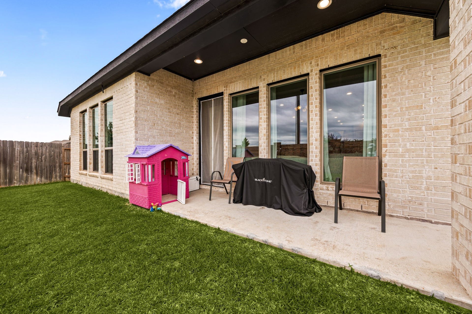 8711 Harbor Pines Drive, Cypress, TX 77433