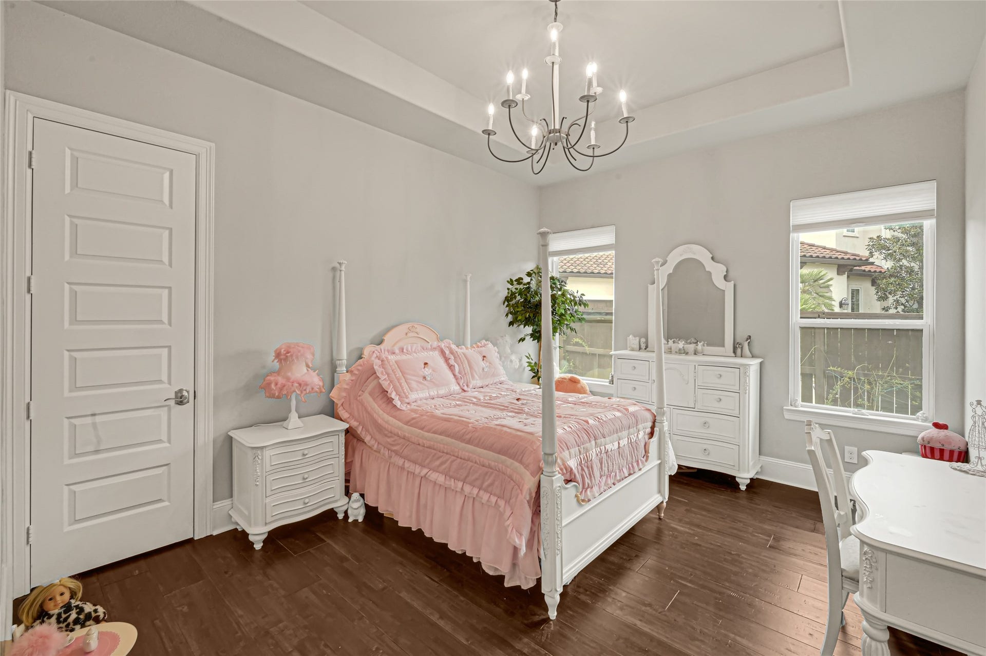 23610 Thortons Park Lane, Spring, TX 77389 Guest bedroom conveniently located on the main level.