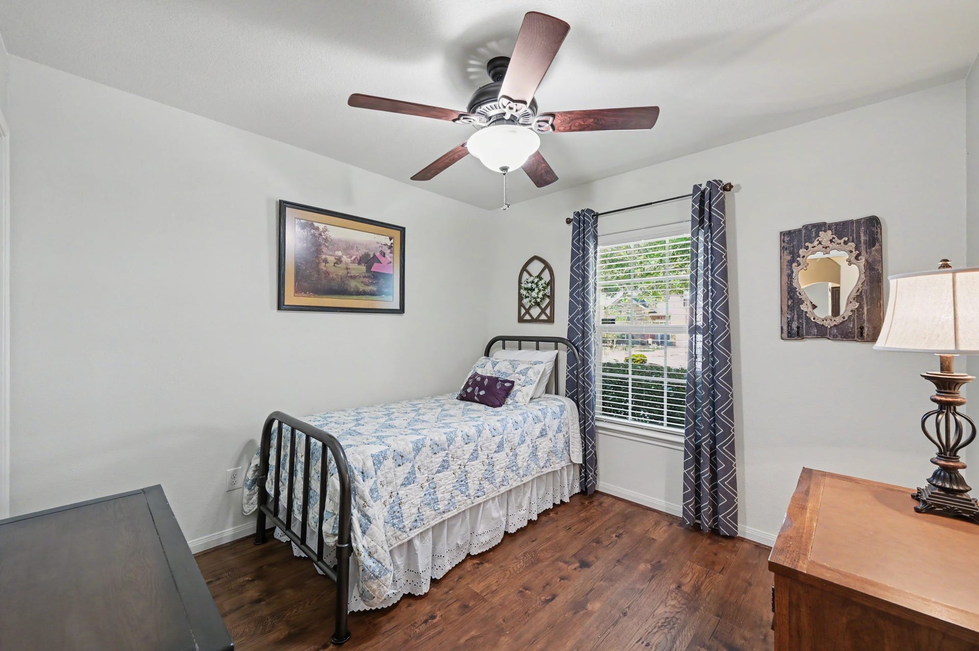 2039 Borthwick Lane, Conroe, TX 77301 Secondary bedroom #1