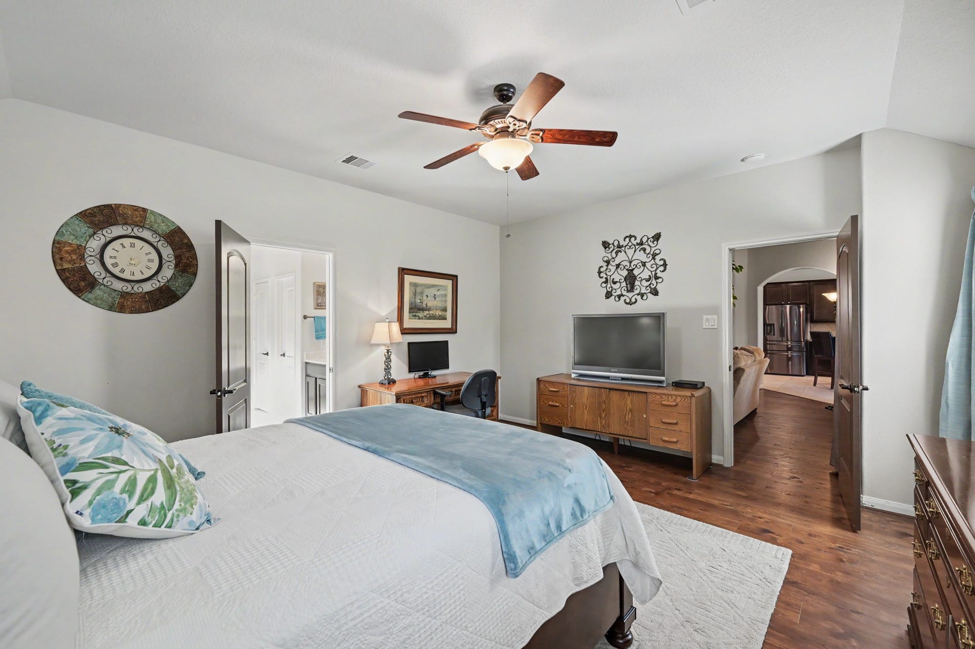 2039 Borthwick Lane, Conroe, TX 77301 Private retreat that can accommodate multiple pieces of furniture.