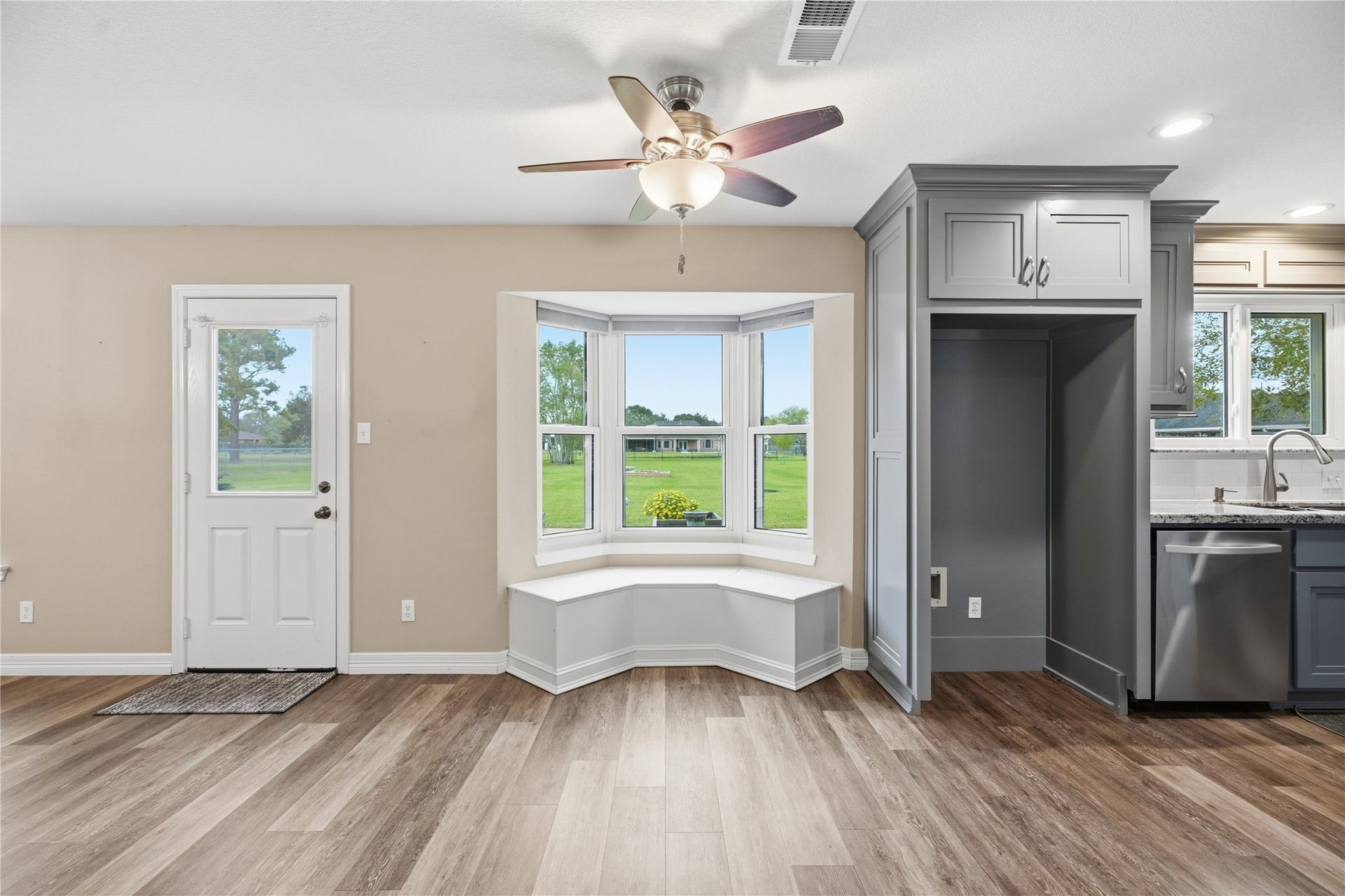 13612 Washington Street, Santa Fe, TX 77510 13612 Washington Street, Santa Fe, TX 77510