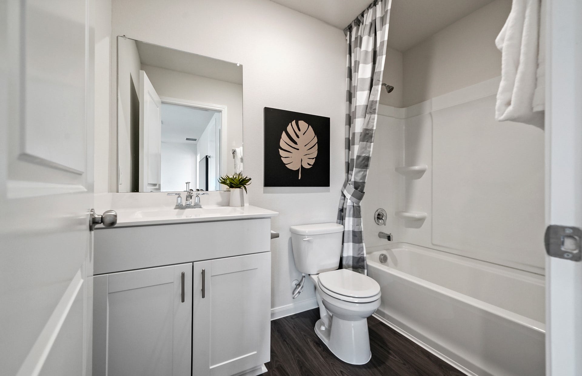 15841 Blass Valley Drive, Conroe, TX 77302 MODEL HOME images may NOT be consistent with the finished product.