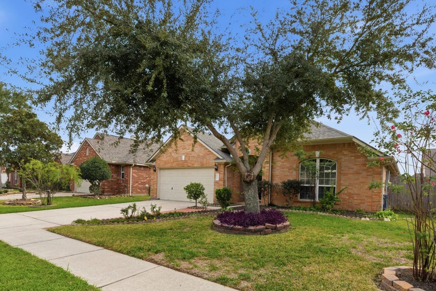 Property photo for 1318 Diamante Drive, Pasadena, TX