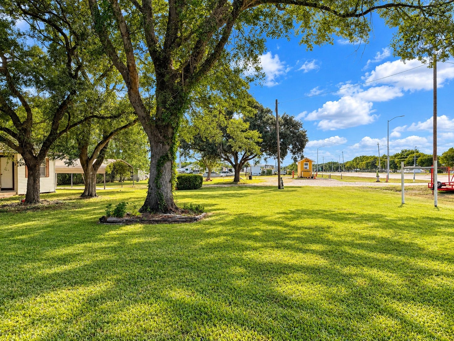 4710 Bailey Rd Road, Pearland, TX 77584 Big mature oak trees