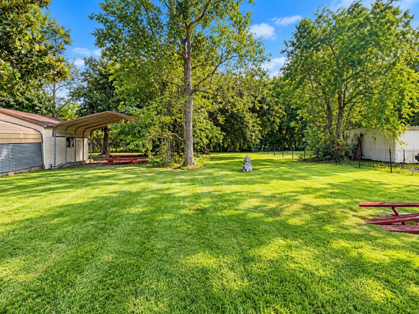 4710 Bailey Rd Road, Pearland, TX 77584 Side yard spacious