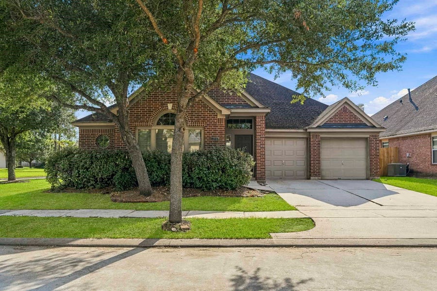 Property photo for 12918 Leafy Shores Drive, Houston, TX