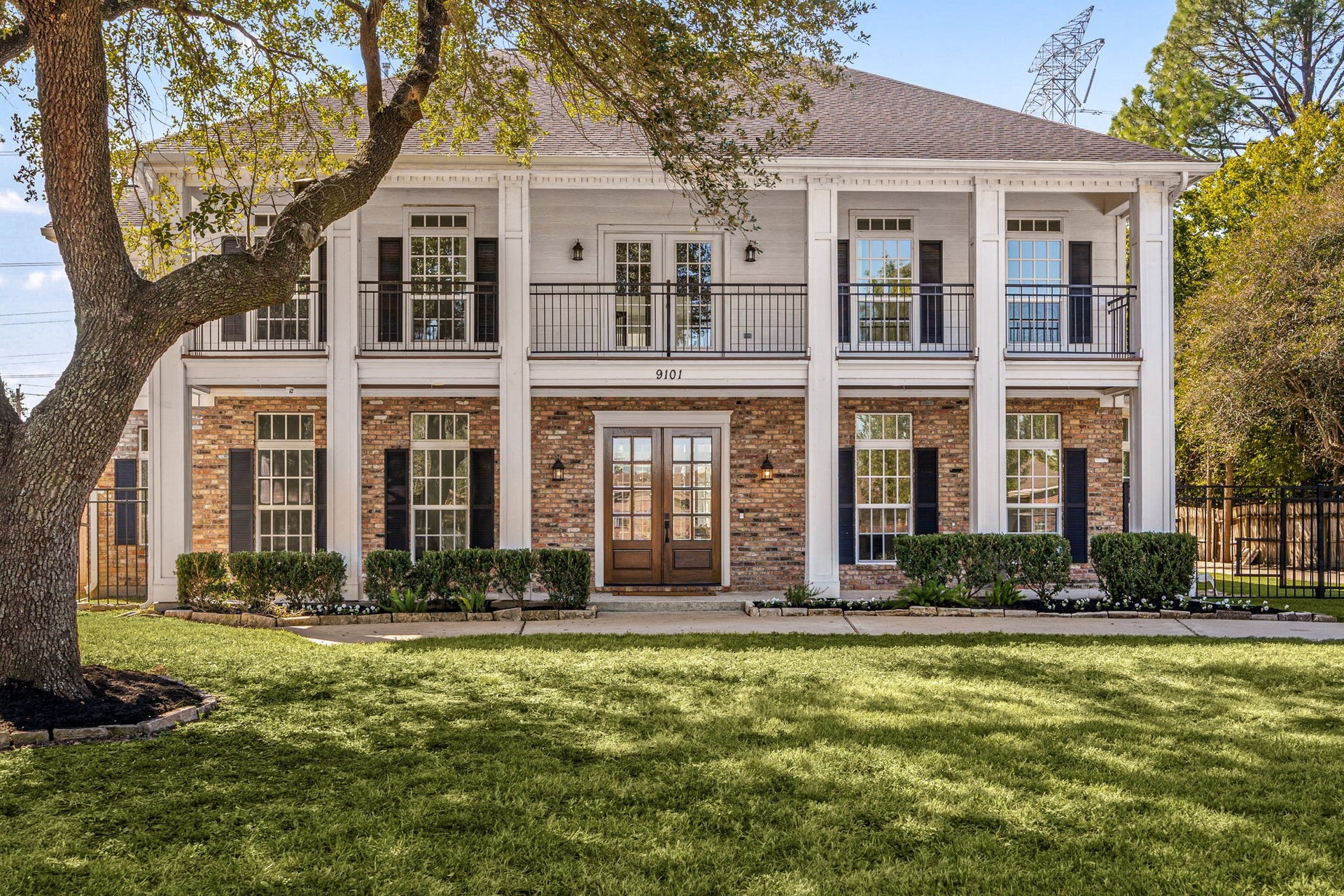 Southern Charm Living!