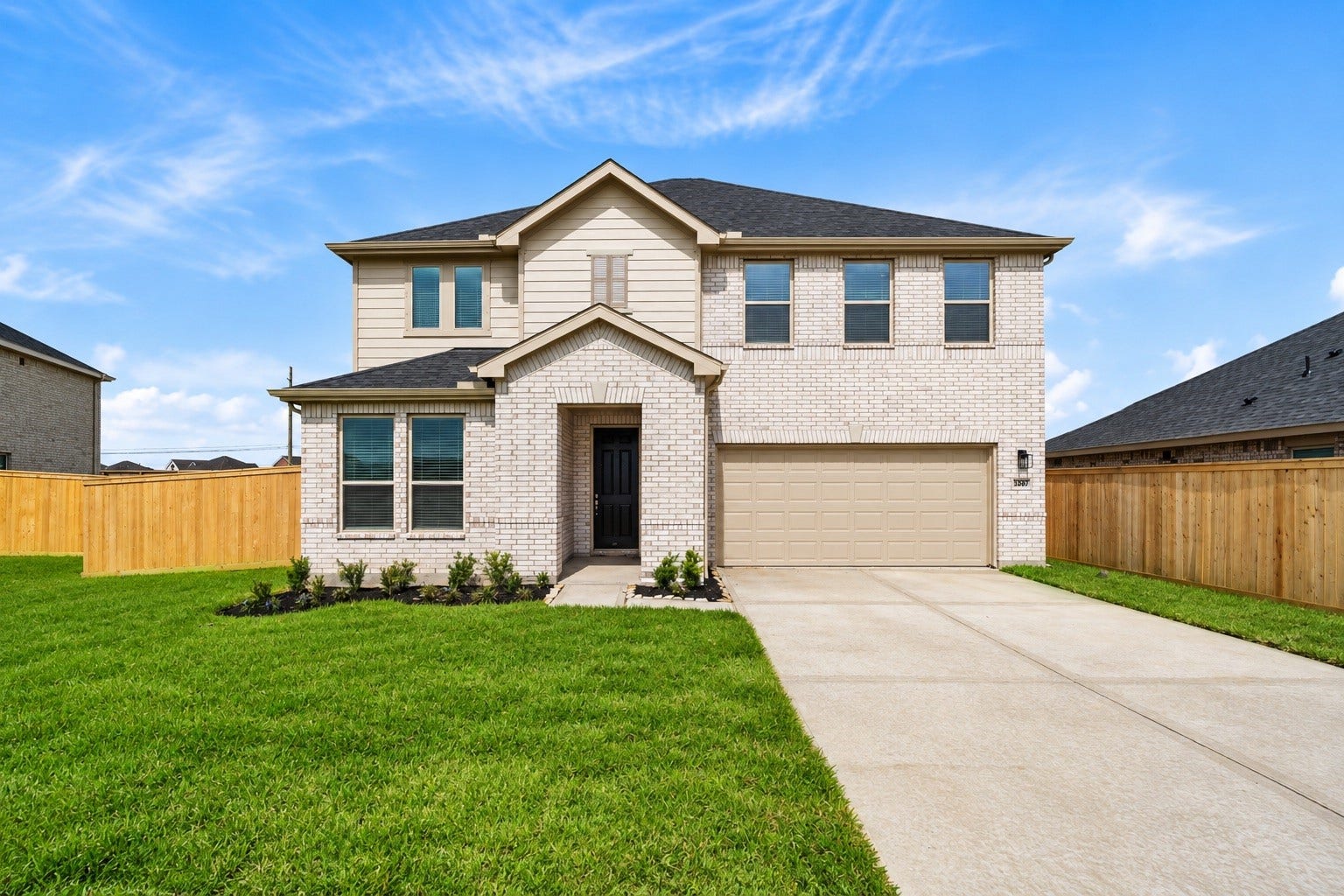 Welcome home to 3207 Isla Samara Drive located in Avellino and zoned to Alvin ISD!
