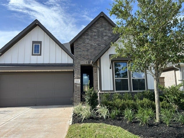 Property photo for 11043 Valley Fort Drive, Missouri City, TX