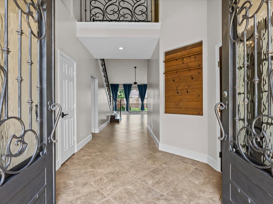 Property photo for 201 Lago Vista Street, Kemah, TX
