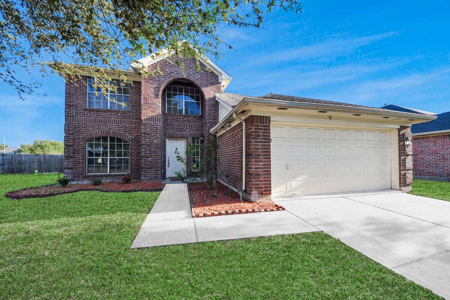 Property photo for 4805 E Columbary Drive, Rosenberg, TX