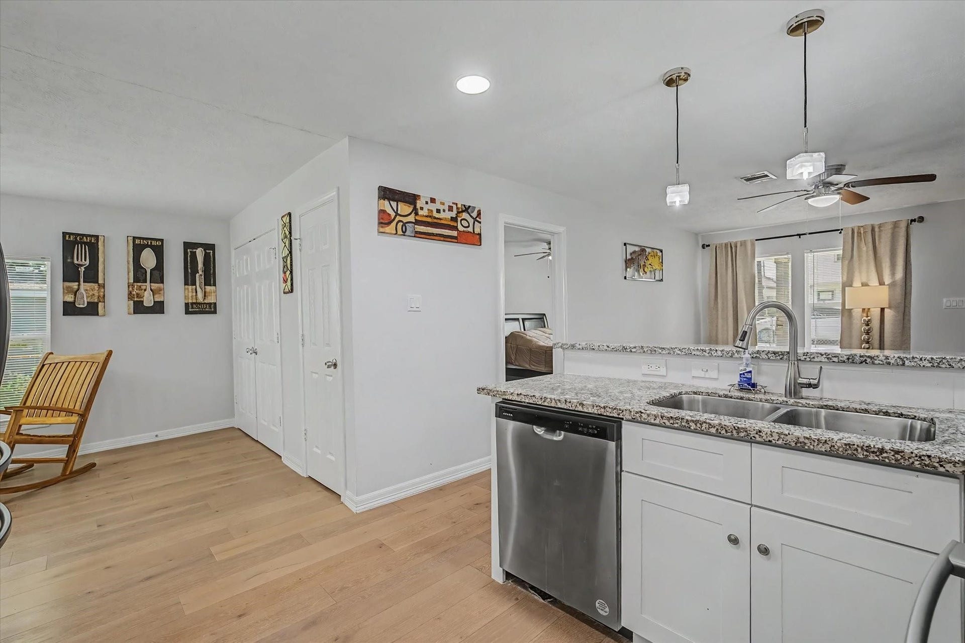 6834 New York Street, Houston, TX 77021 6834 New York Street, Houston, TX 77021