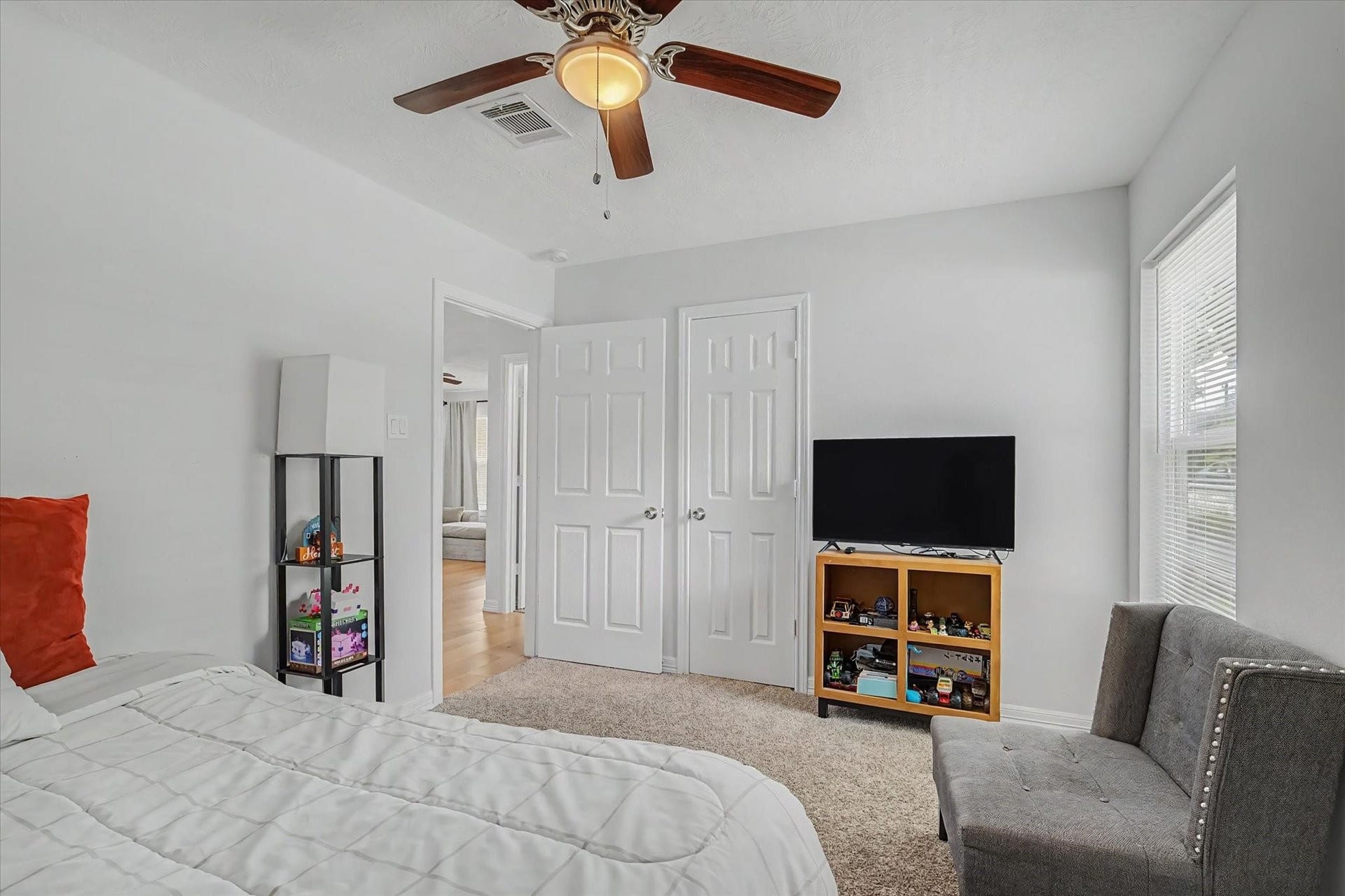 6834 New York Street, Houston, TX 77021 6834 New York Street, Houston, TX 77021