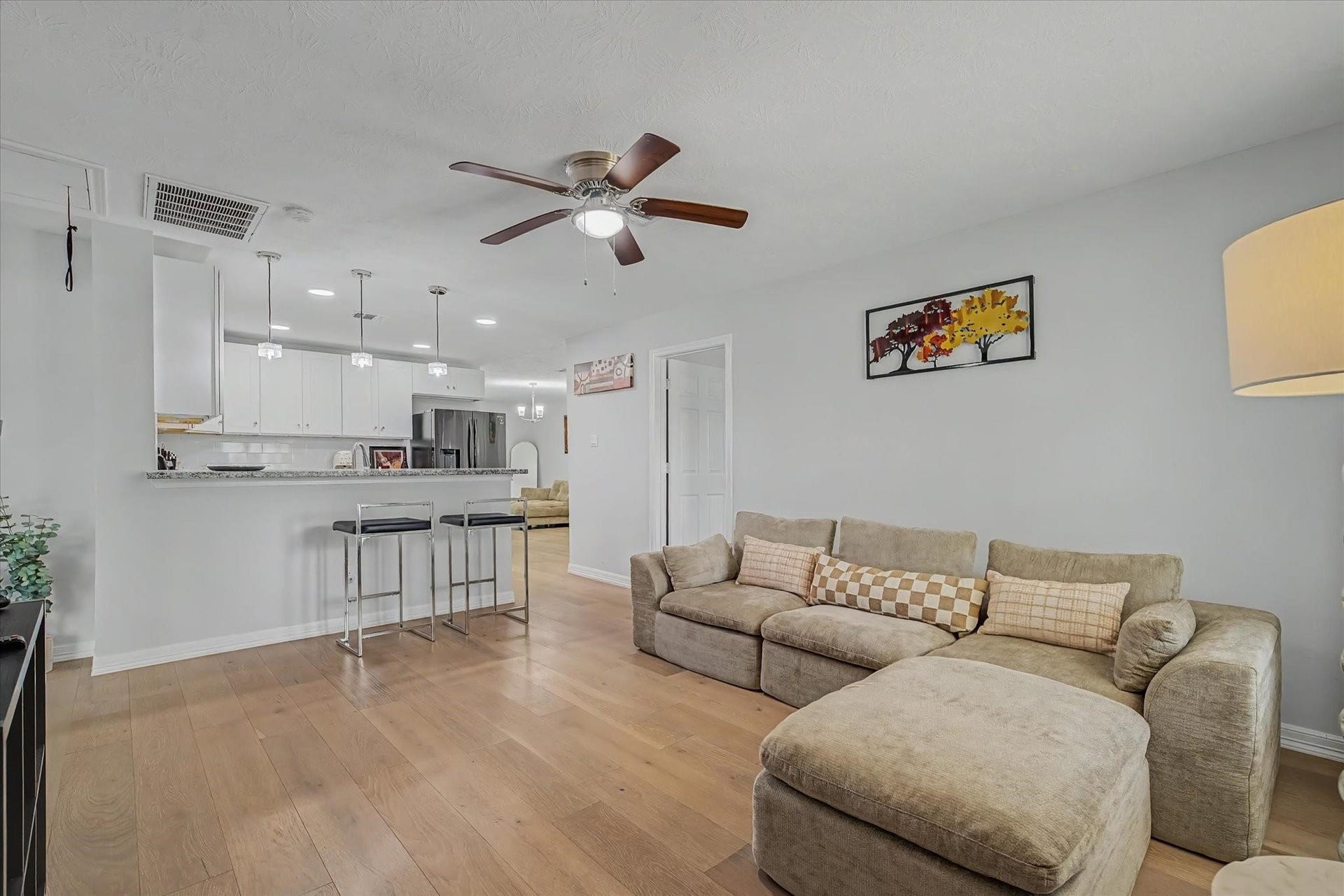 6834 New York Street, Houston, TX 77021 6834 New York Street, Houston, TX 77021