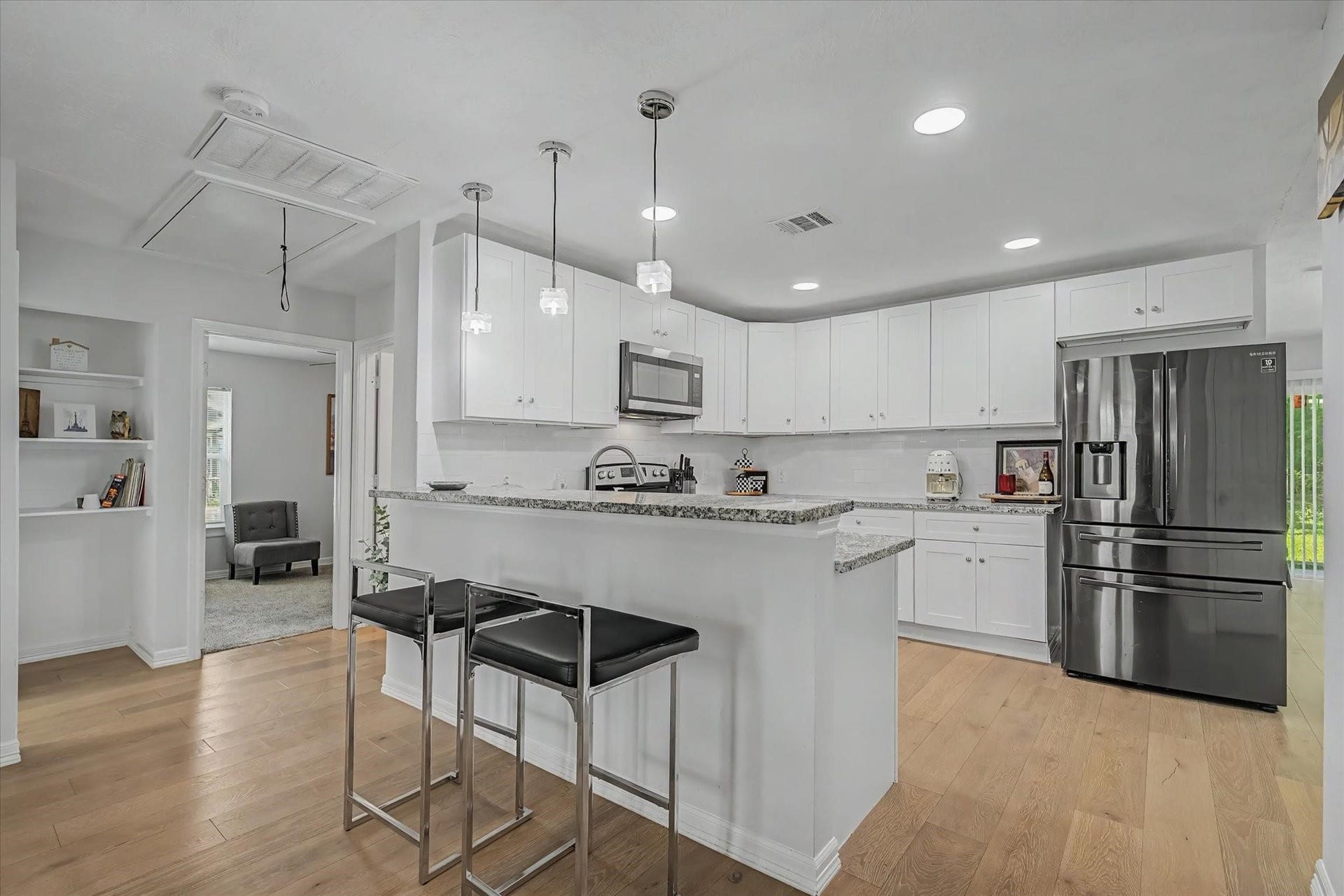 6834 New York Street, Houston, TX 77021 6834 New York Street, Houston, TX 77021