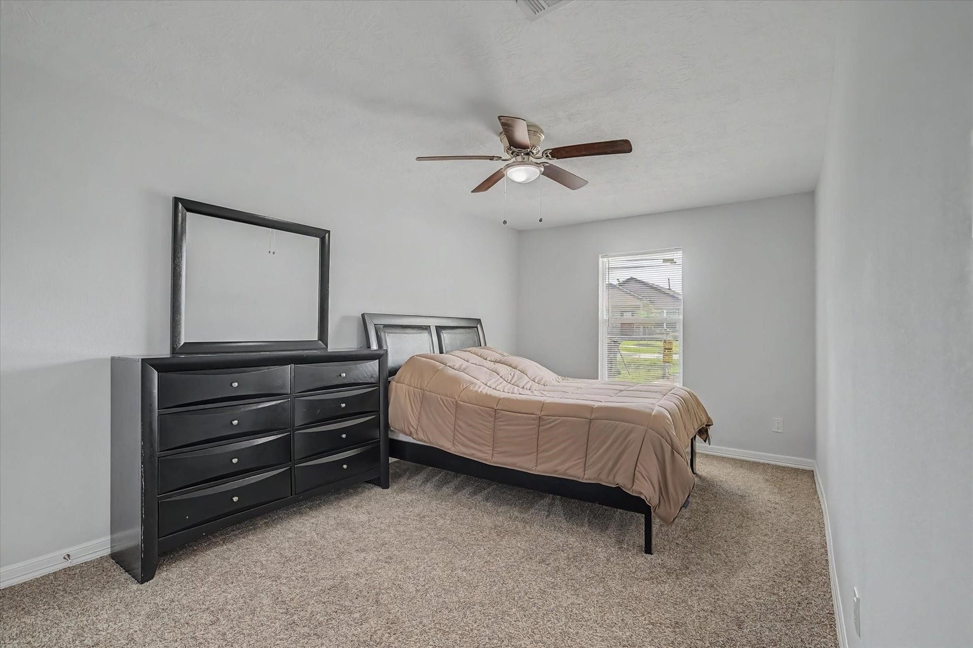 6834 New York Street, Houston, TX 77021 6834 New York Street, Houston, TX 77021