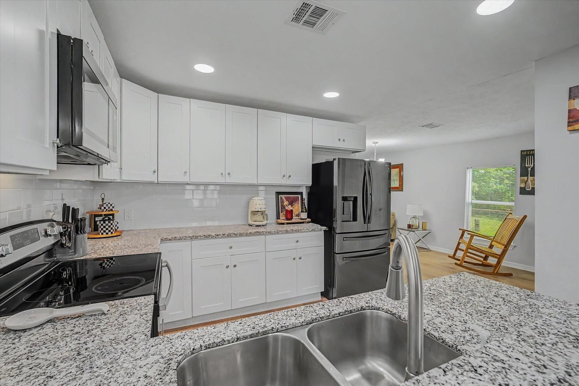 6834 New York Street, Houston, TX 77021 6834 New York Street, Houston, TX 77021