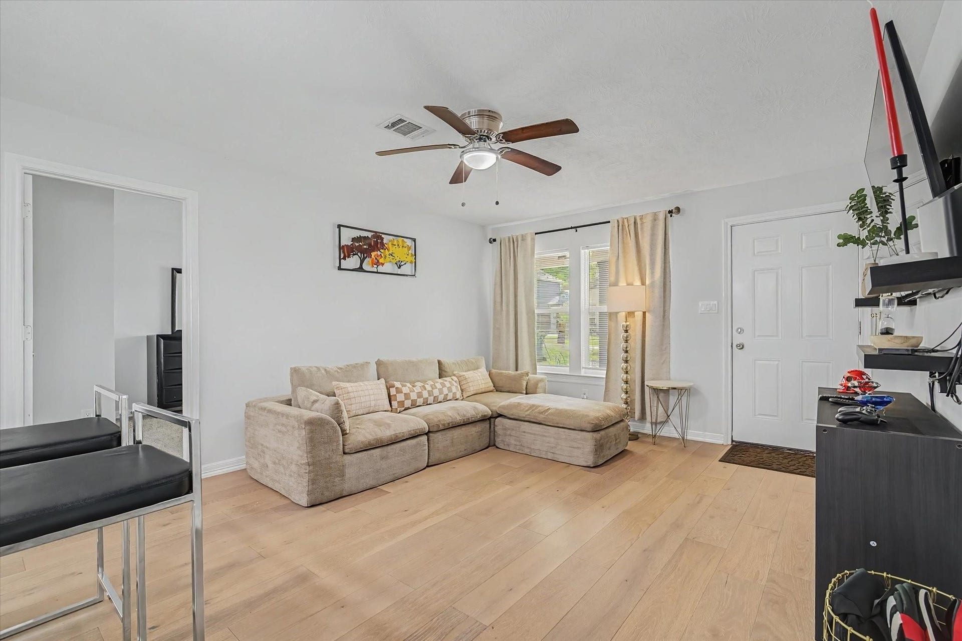 6834 New York Street, Houston, TX 77021 6834 New York Street, Houston, TX 77021