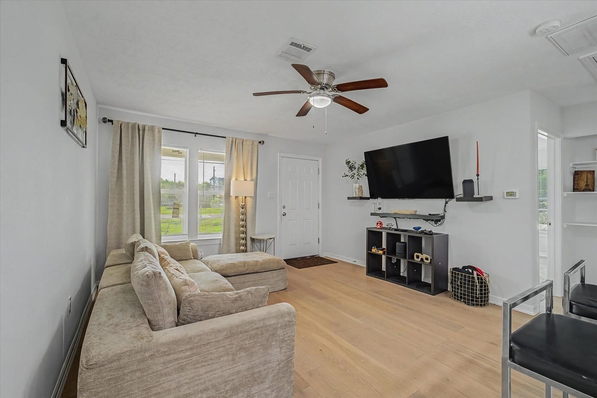 6834 New York Street, Houston, TX 77021 6834 New York Street, Houston, TX 77021