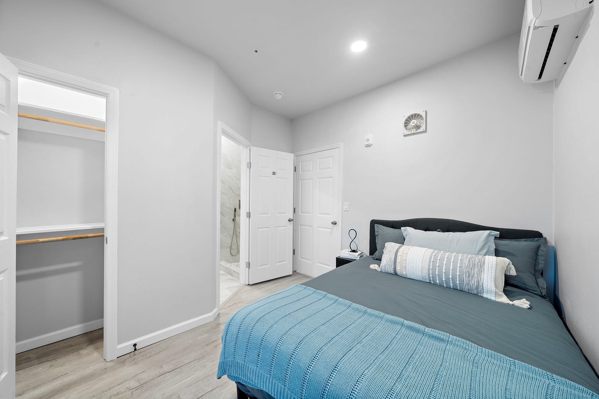 803 Avenue K Unit F, Galveston, TX 77550 803 Avenue K Unit F, Galveston, TX 77550