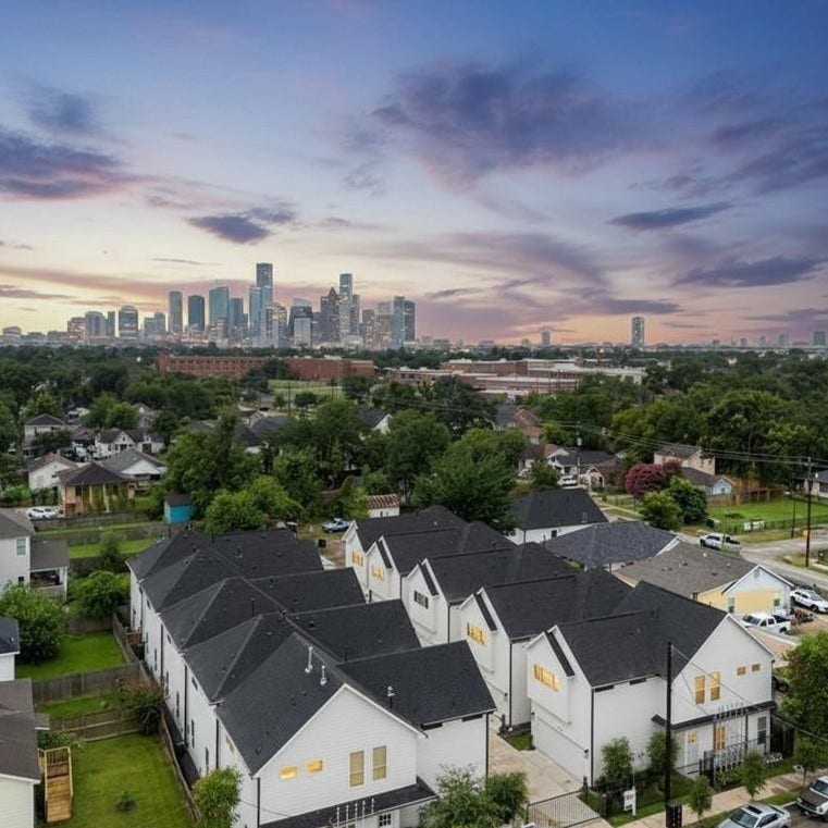 1220 Mcneil Street, Houston, TX 77009 Minutes away from Downtown & the Heights