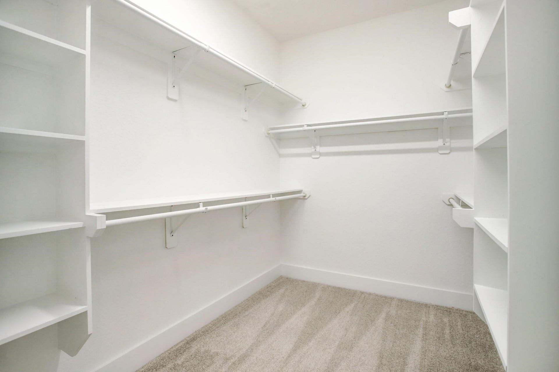 1220 Mcneil Street, Houston, TX 77009 Closet