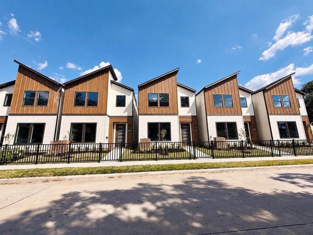 1418 Buescher Drive, Houston, TX 77043 1418 Buescher Drive, Houston, TX 77043