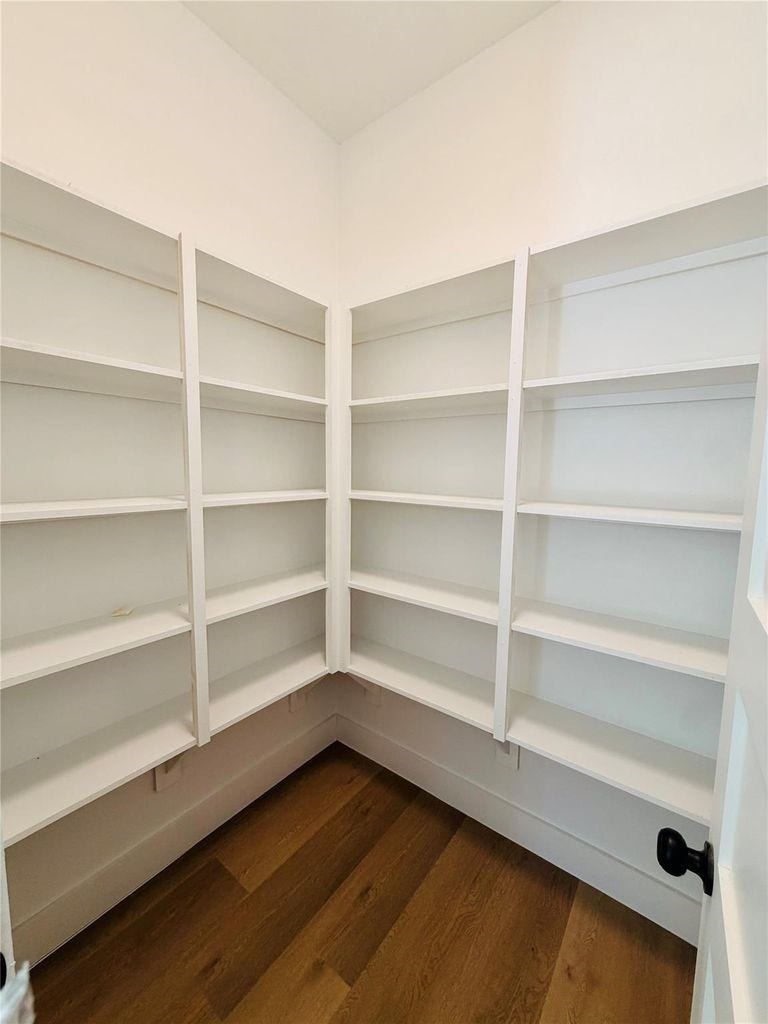 1418 Buescher Drive, Houston, TX 77043 1418 Buescher Drive, Houston, TX 77043