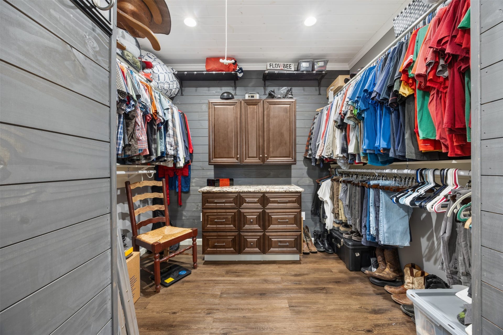 30902 Kate Drive, Magnolia, TX 77355 This is what we call a walk-in closet. Very spacious for all types of needs
