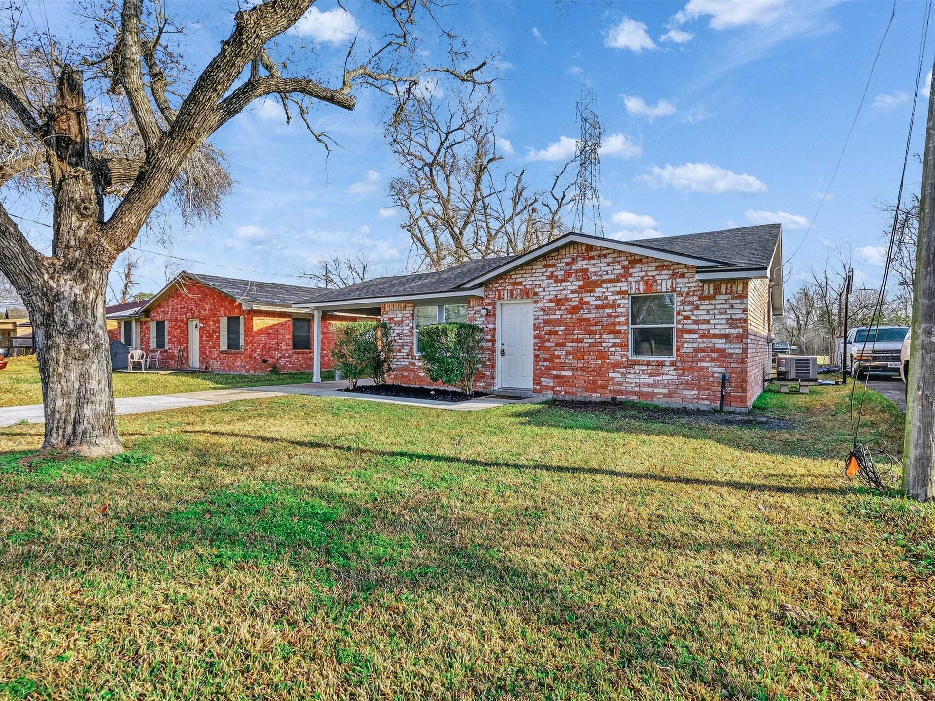 2613 Timber Drive, Dickinson, TX 77539 2613 Timber Drive, Dickinson, TX 77539