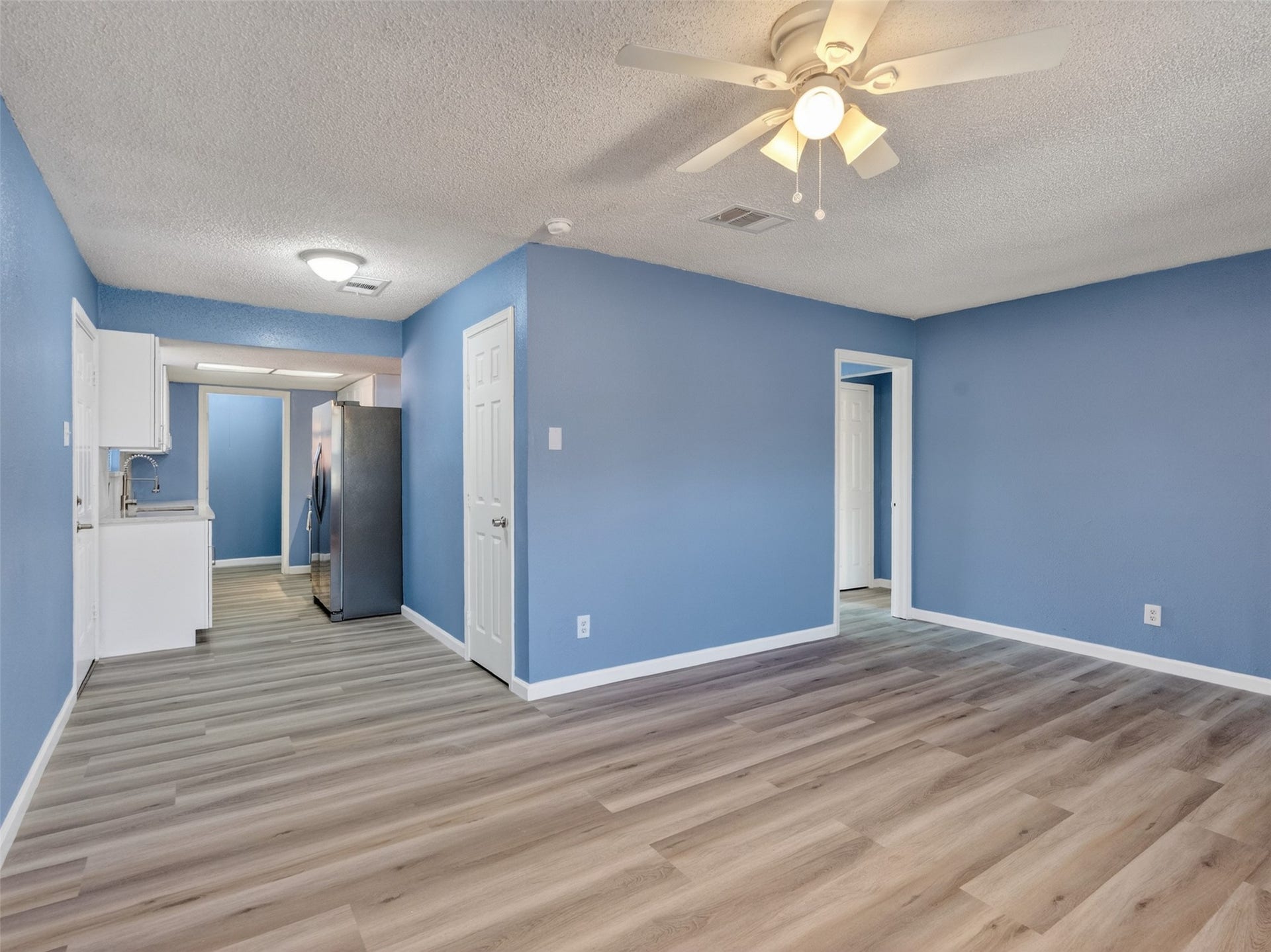 2613 Timber Drive, Dickinson, TX 77539 2613 Timber Drive, Dickinson, TX 77539