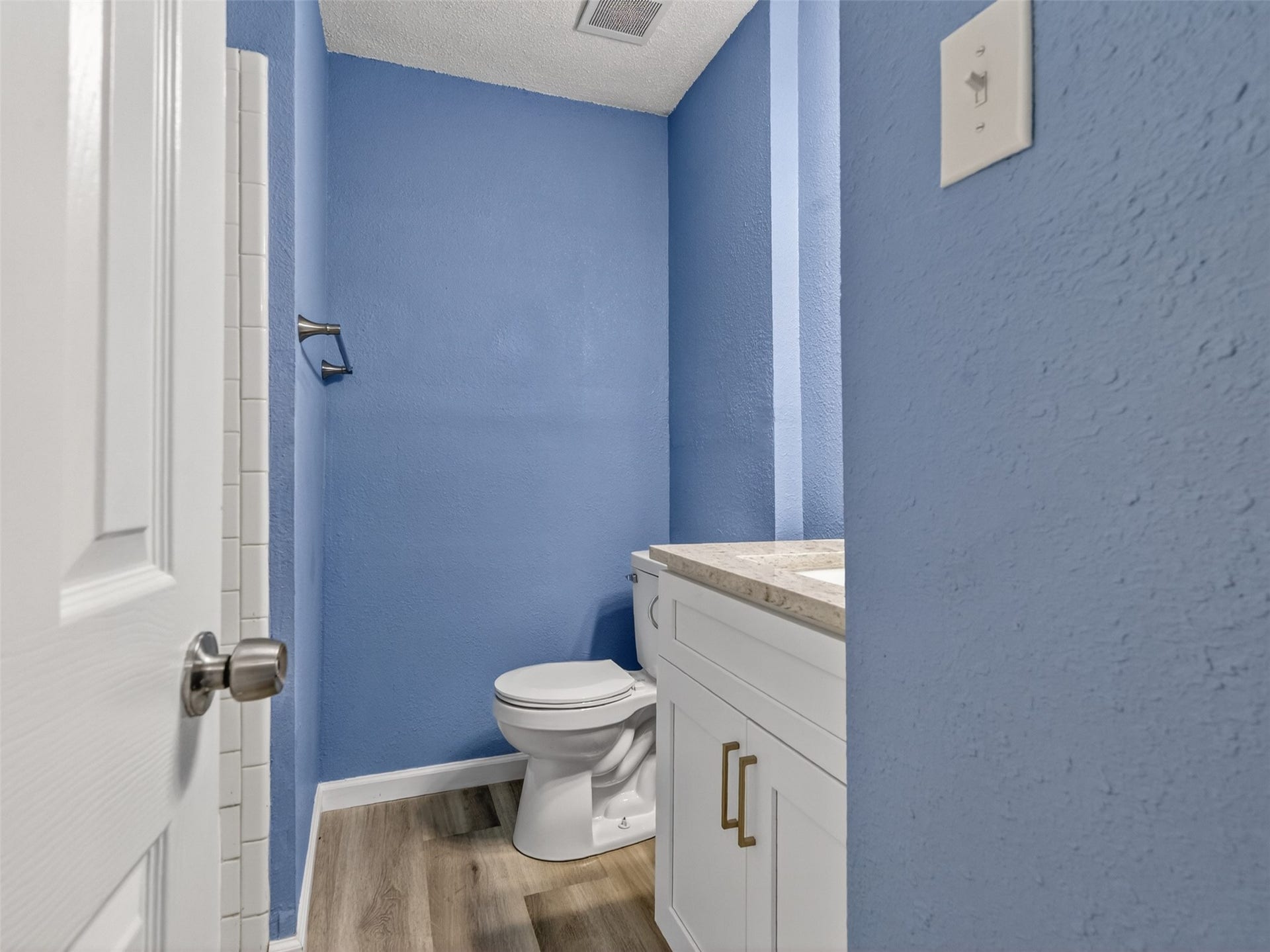 2613 Timber Drive, Dickinson, TX 77539 2613 Timber Drive, Dickinson, TX 77539