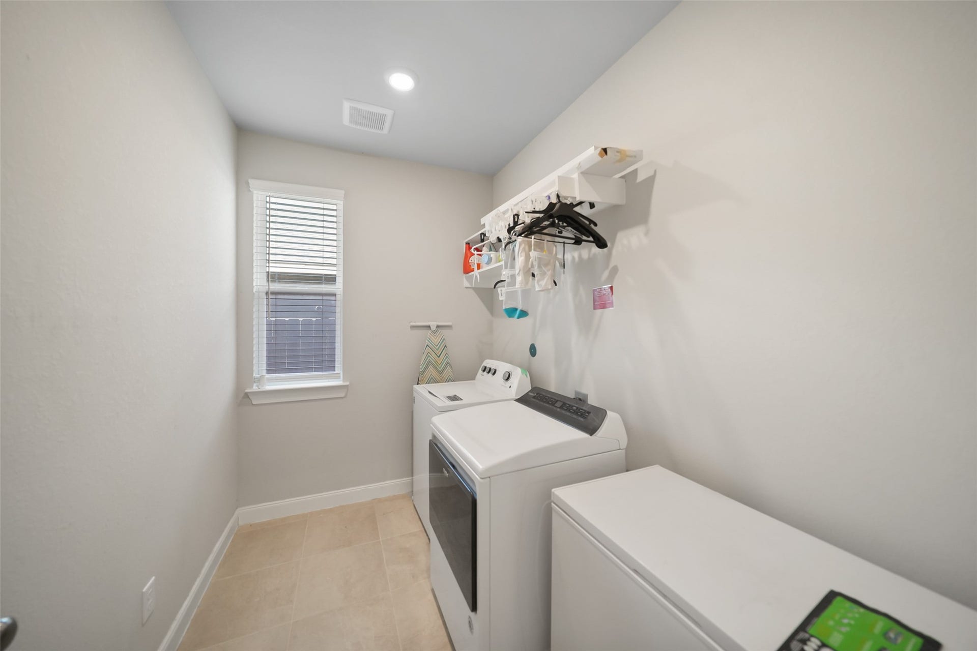 831 Cloverdale Drive, Rosharon, TX 77583 Utility room
