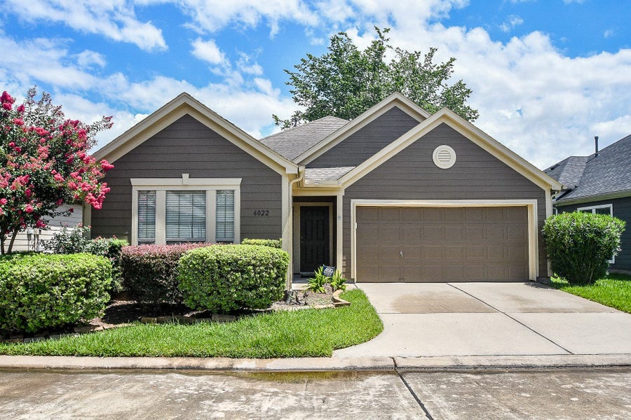 Property photo for 6022 Lynwood Banks Lane, Houston, TX