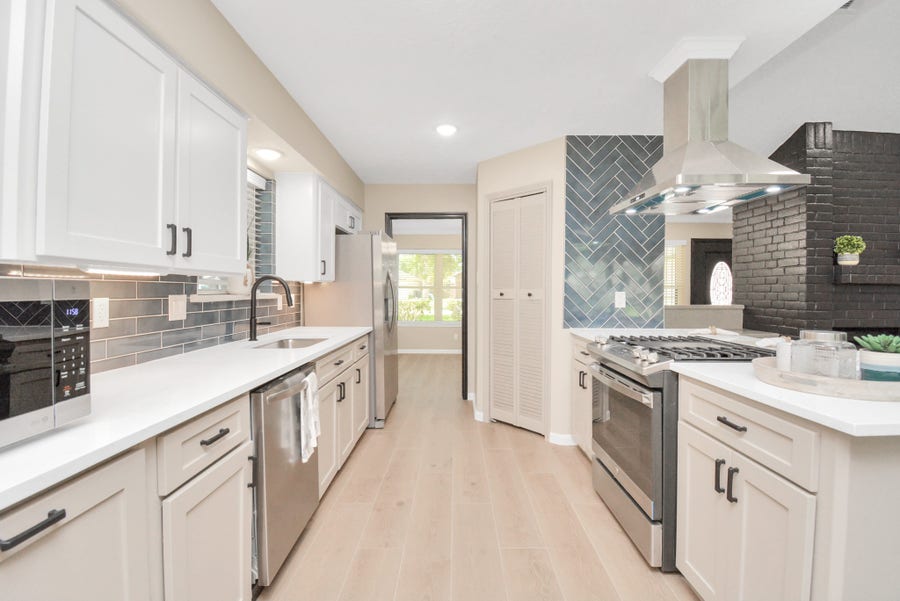 Property photo for 10550 Emnora Lane, Houston, TX