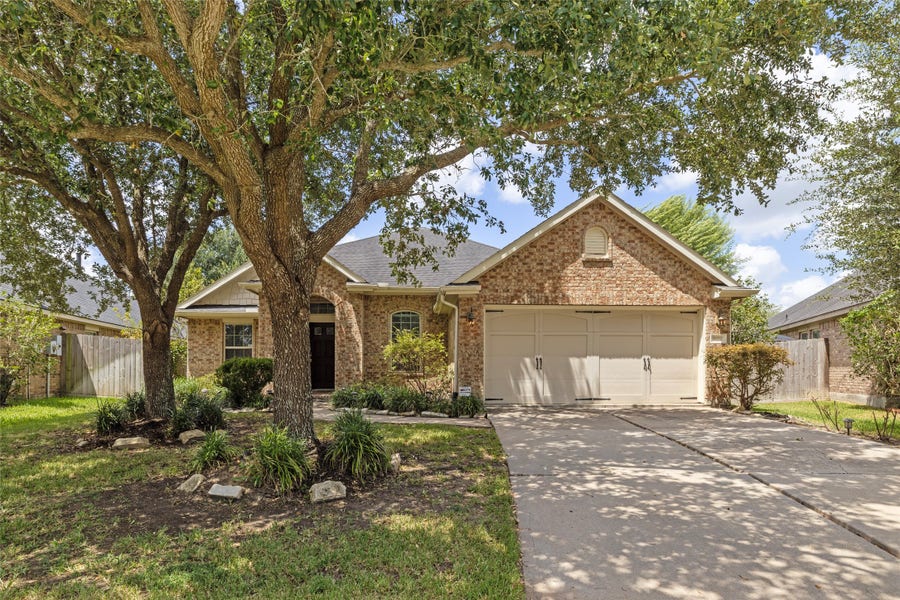 Property photo for 8022 Durham Run Lane, Richmond, TX