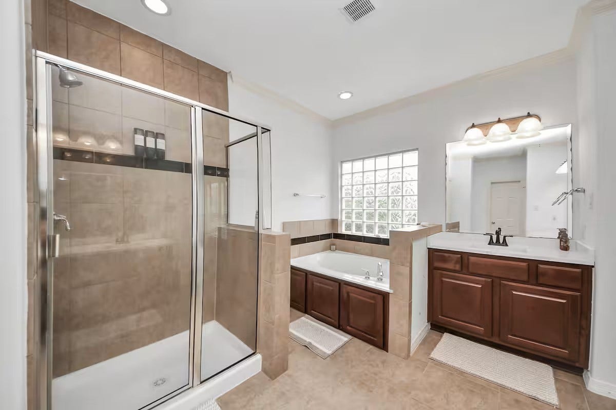 11631 Royal Oaks View, Houston, TX 77082 11631 Royal Oaks View, Houston, TX 77082