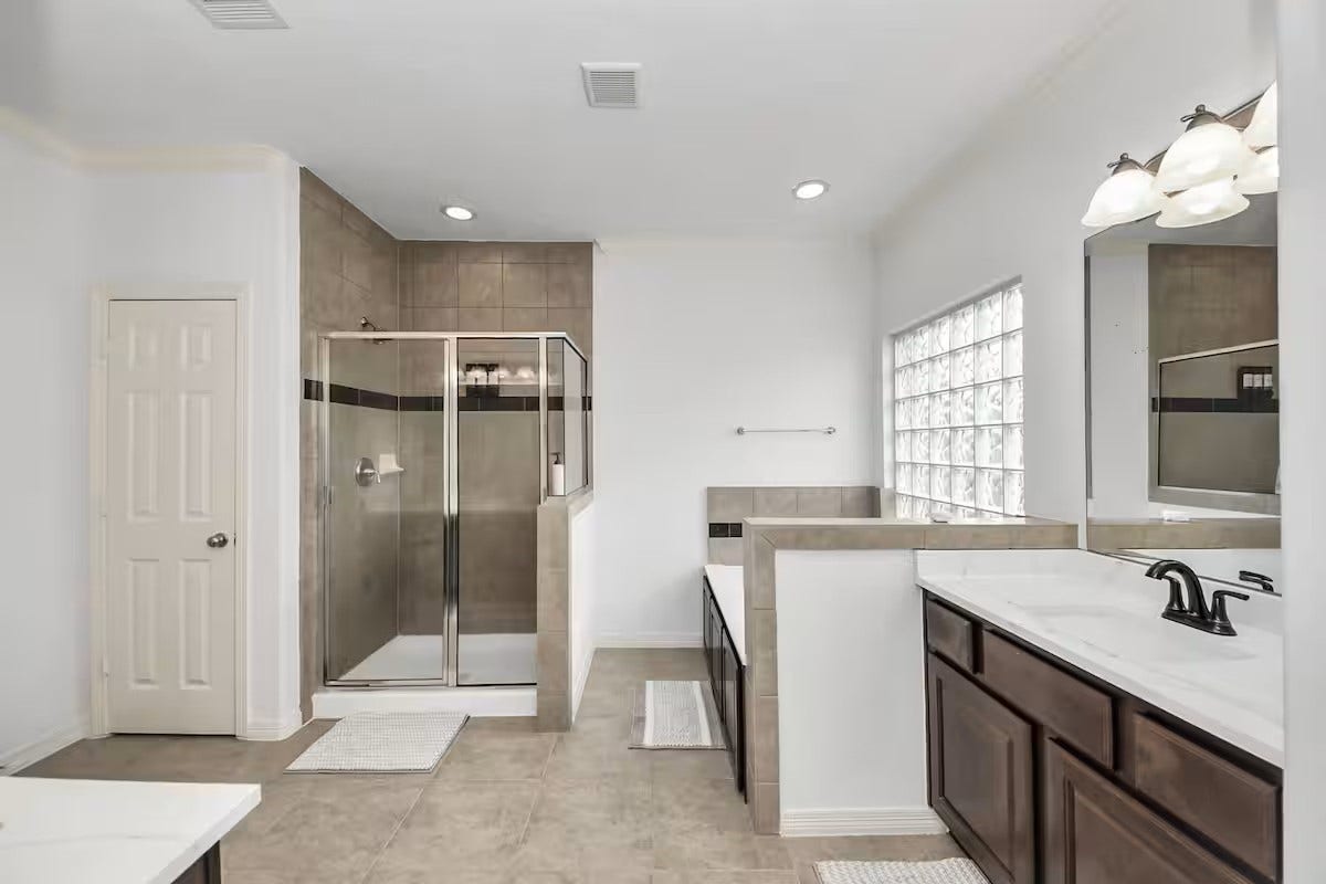 11631 Royal Oaks View, Houston, TX 77082 11631 Royal Oaks View, Houston, TX 77082