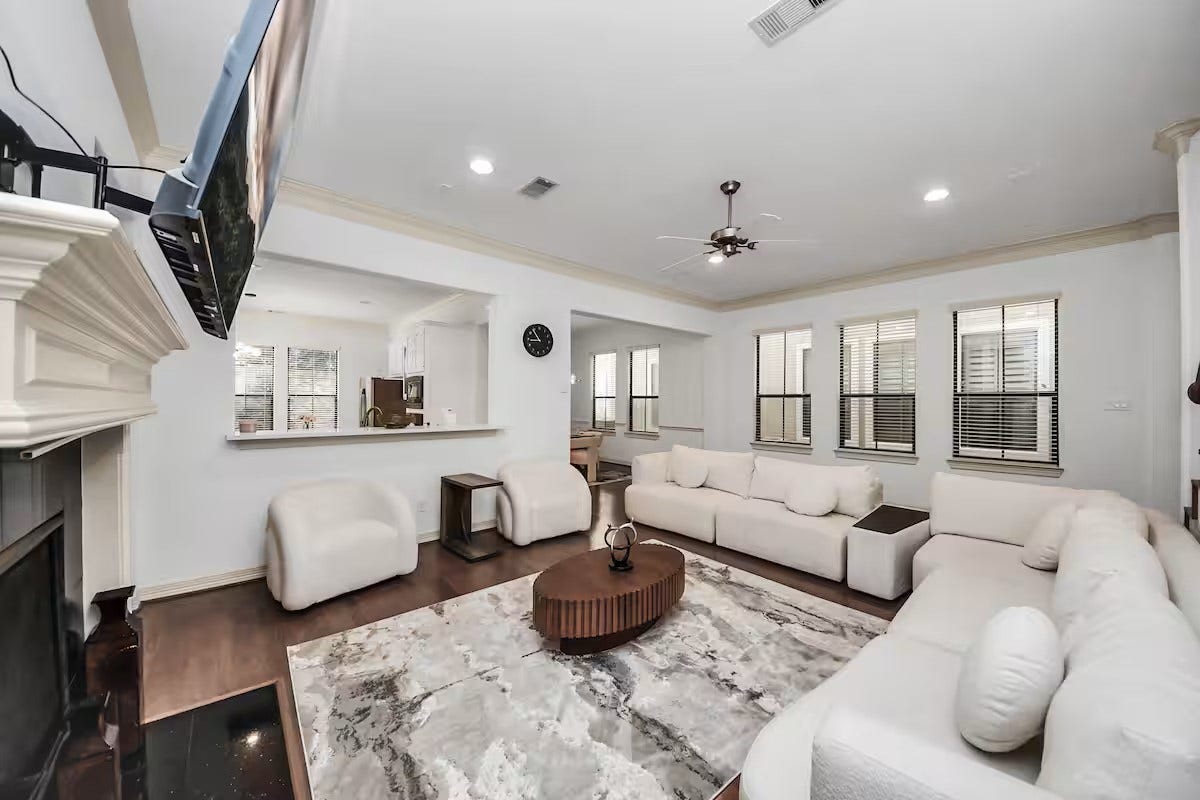 11631 Royal Oaks View, Houston, TX 77082 11631 Royal Oaks View, Houston, TX 77082