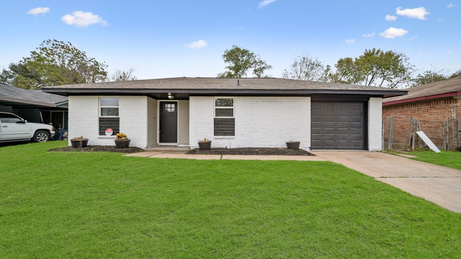 Property photo for 11330 Murr Way, Houston, TX