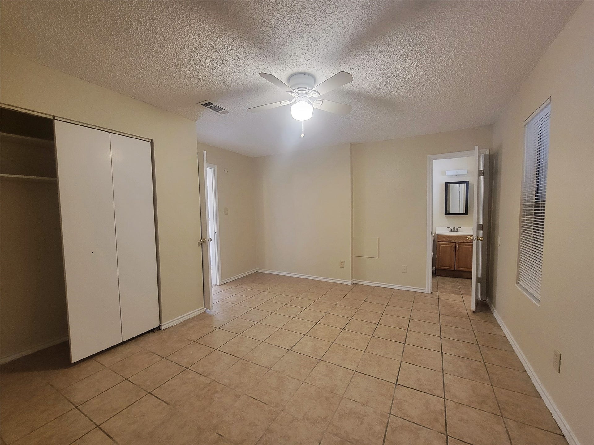 5103 Avenue Q 1/2, #1, Galveston, TX 77551 5103 Avenue Q 1/2, #1, Galveston, TX 77551