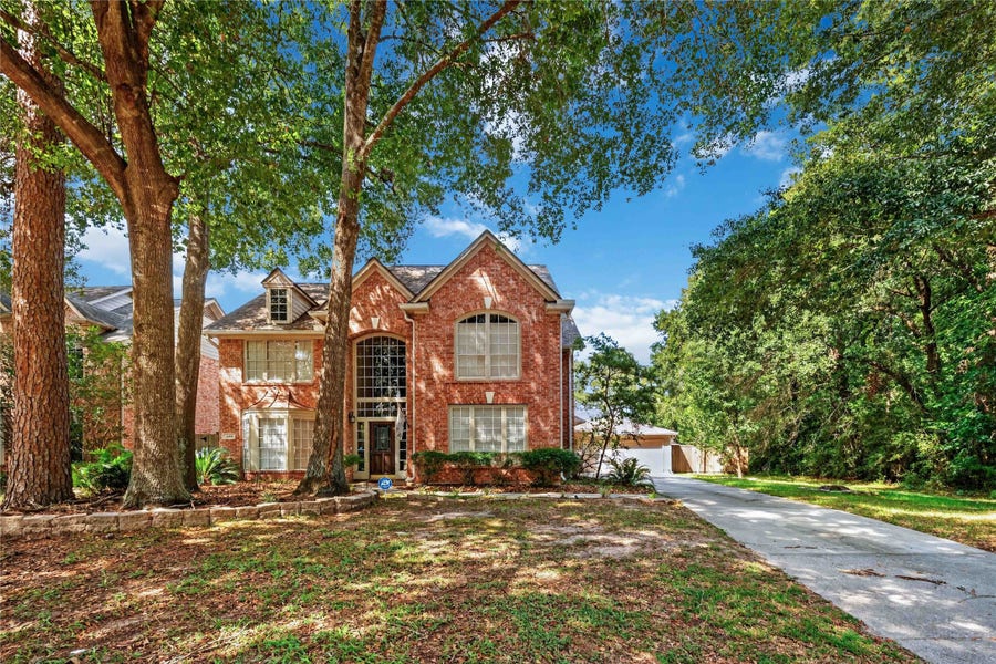 Property photo for 2818 Maple Bend Drive, Houston, TX