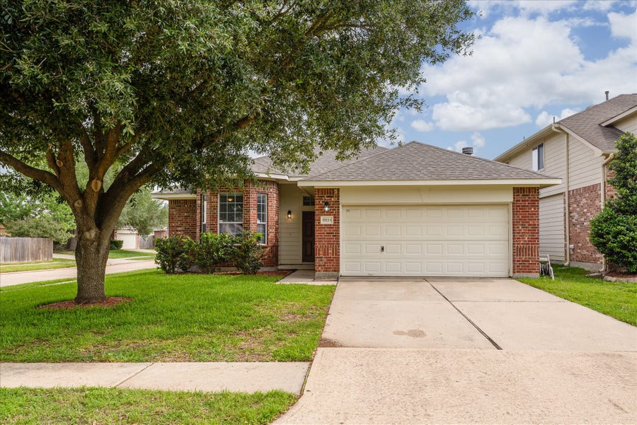 Property photo for 20214 Sendera Oaks Lane, Cypress, TX